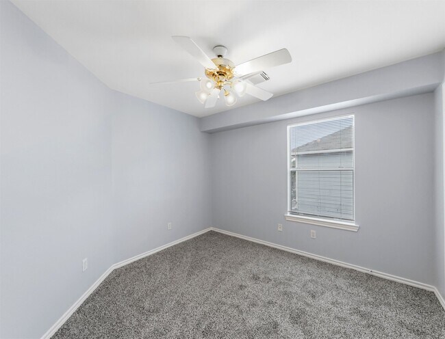 Building Photo - 16530 Cairngrove Ln