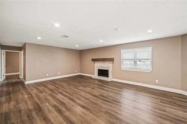 Building Photo - 3019 Ramblewood Rd