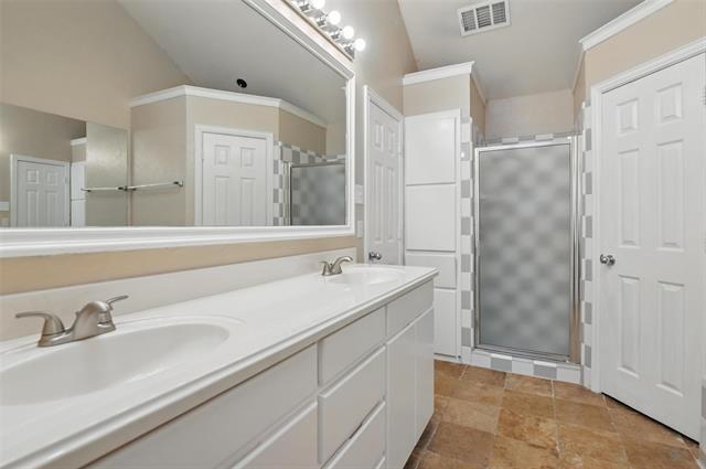 Building Photo - 4101 Hideaway Dr