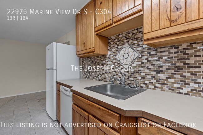 Building Photo - Des Moines 1 bed with view of Puget Sound
