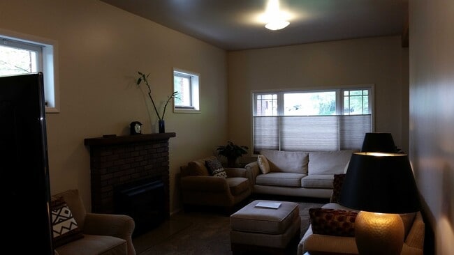 Building Photo - 118 S 1200 E