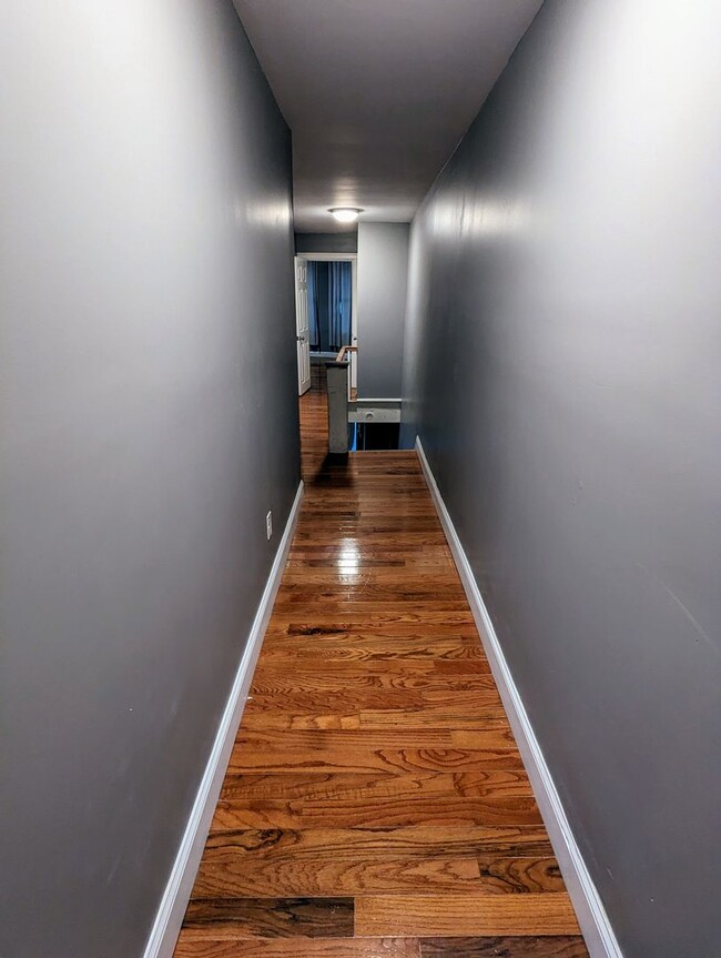 Building Photo - Cozy West Philly Home 4br/2.5ba w/ Hardwoo...