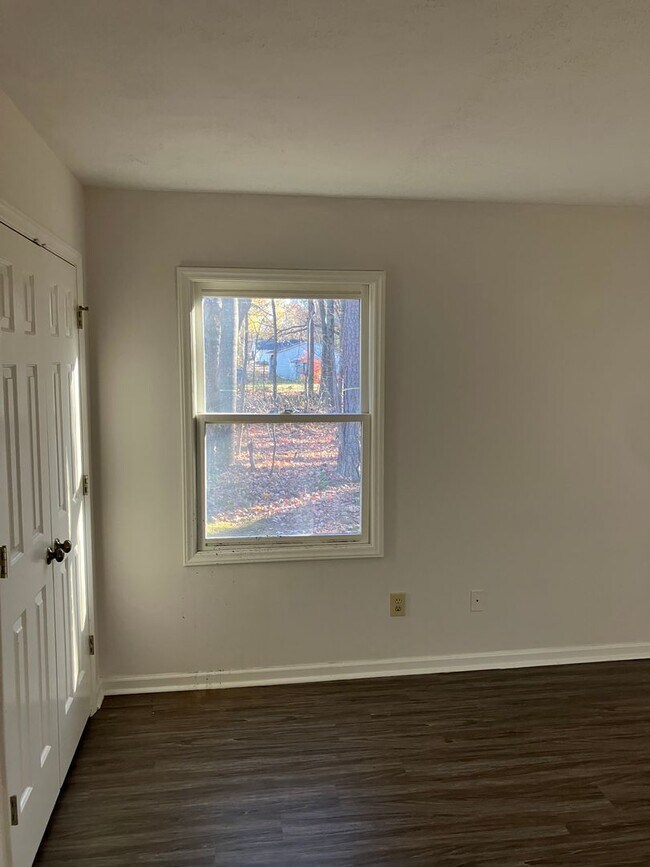 Building Photo - Charming  Duplex in Mooresville