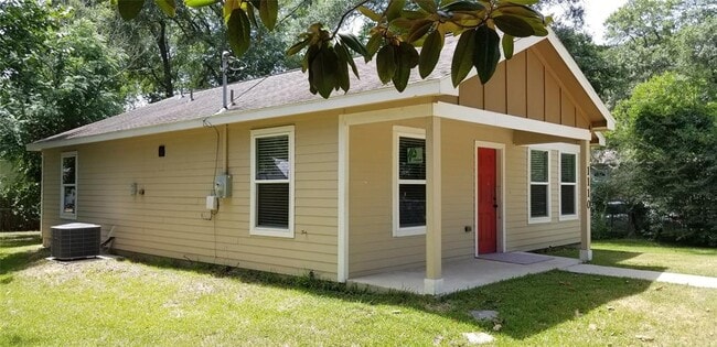 Building Photo - 1110 N 9th St