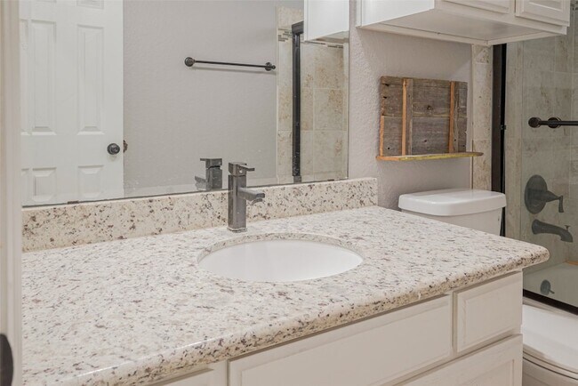 Building Photo - 4510 Sherwood Green Ct