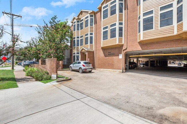 Building Photo - 2802 Nueces St