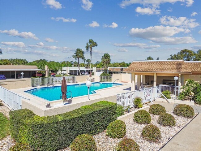 Building Photo - 11110 Carriage Hill Dr