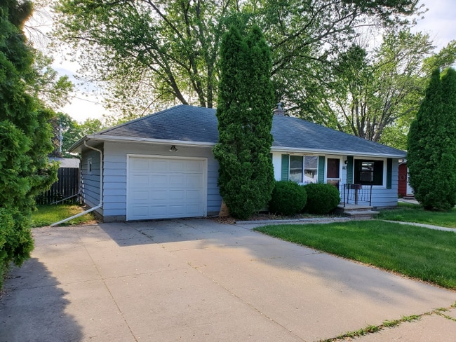 Primary Photo - 1163 Higgins Ave