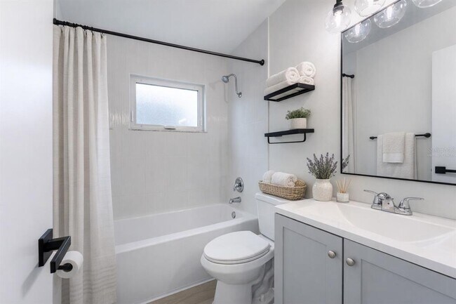 Building Photo - 104 N Glenwood Ave