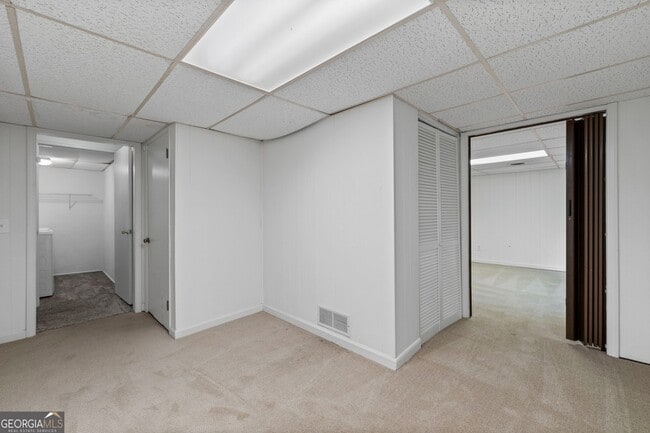 Building Photo - 880 Winfield Ct