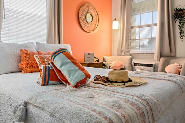 Building Photo - 6 Palmetto Dr