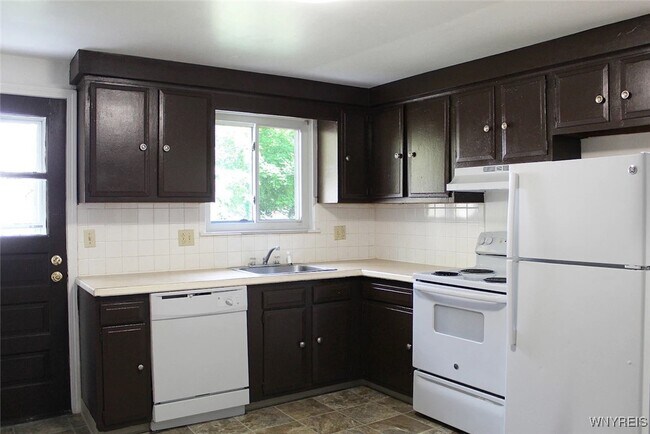 Building Photo - 116 Berehaven Dr