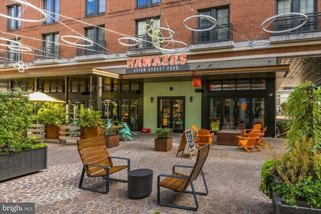 Building Photo - 4915 Hampden Ln