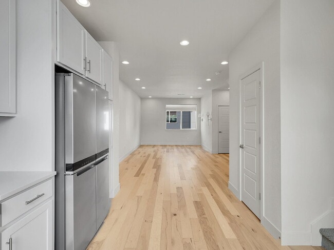 Building Photo - $2,850 - 2 Bed, 2.5 Bath Townhome in Broom...
