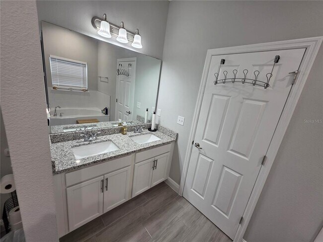 Building Photo - 1013 Doyle Rd