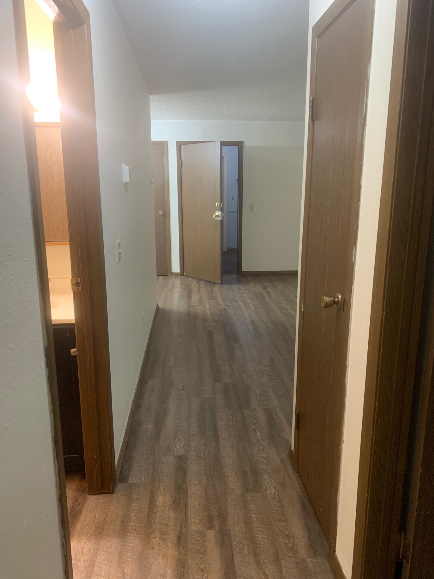 Building Photo - 8 8th St W