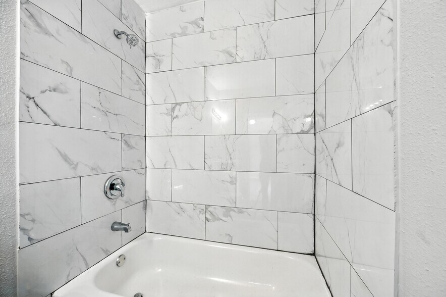 Building Photo - 2837 Avenue A