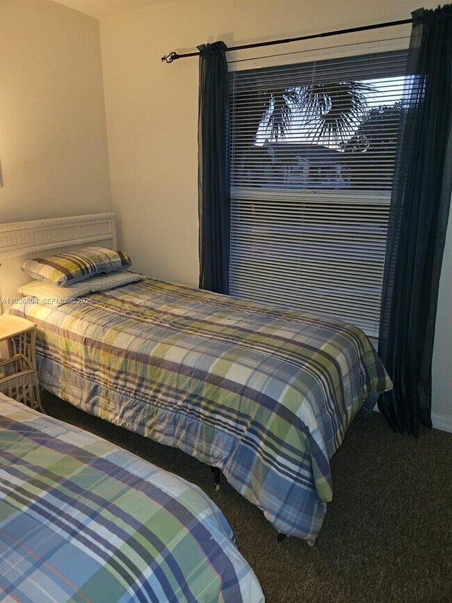 Building Photo - 1335 Mainsail Dr