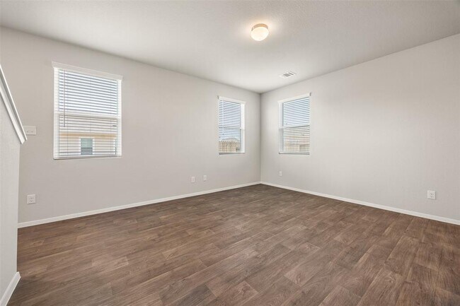 Building Photo - 158 Linnet Ln