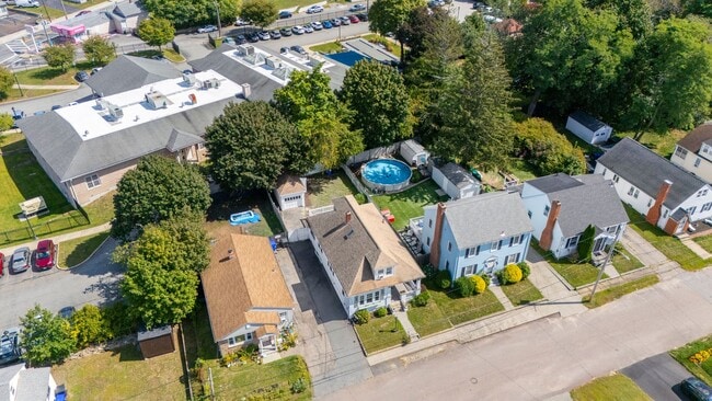 Building Photo - Bright & Comfortable North Providence Sing...