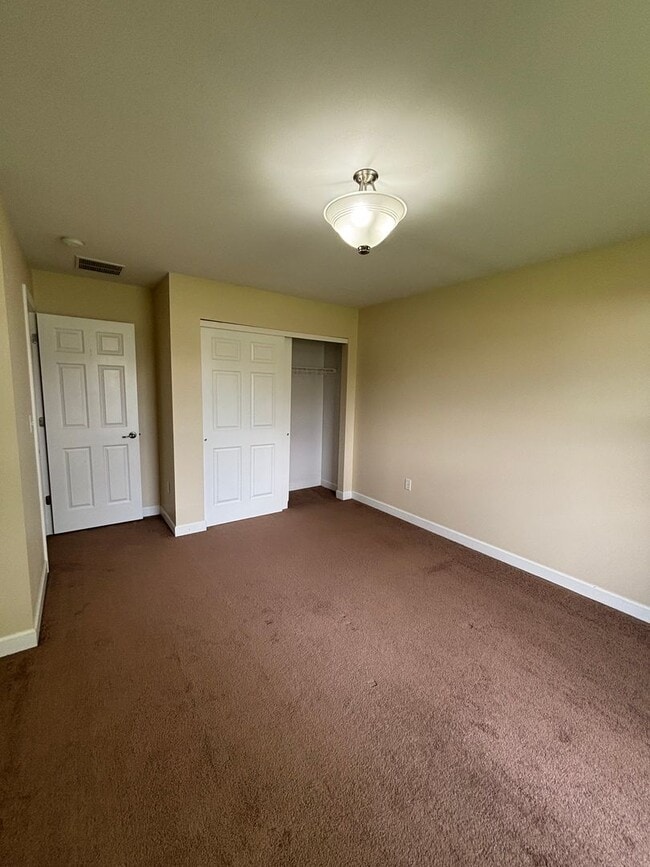 Building Photo - 2 Bed 1.5 Bath Duplex in Lebanon