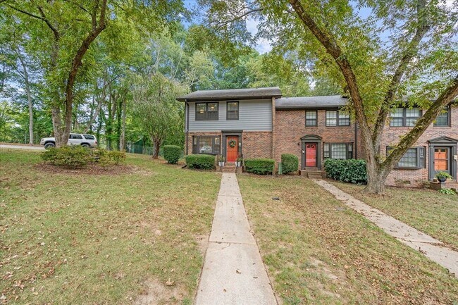 Building Photo - 541 N White St