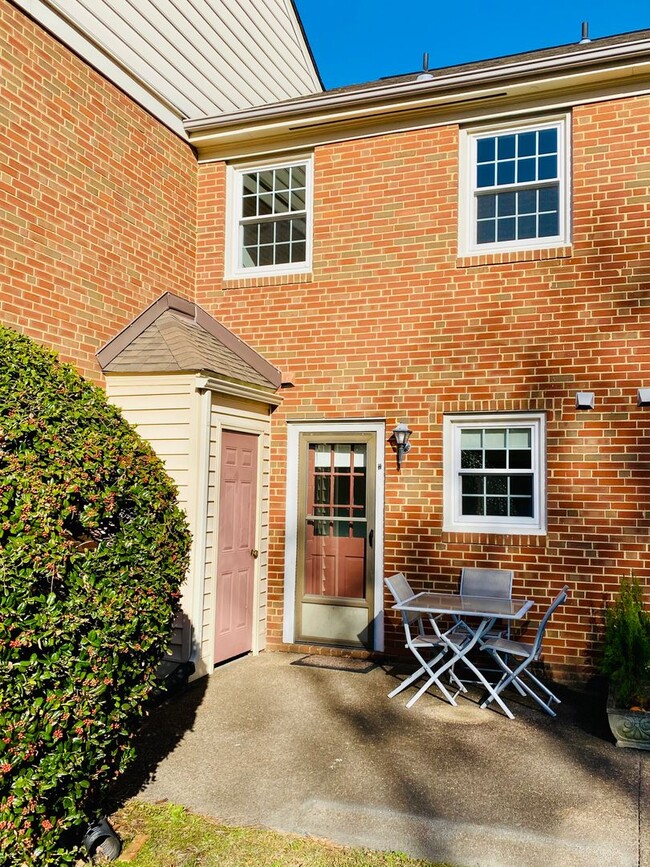 Building Photo - 3810 Hermitage Rd