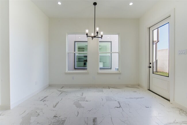 Building Photo - 2931 El Fenice Ln