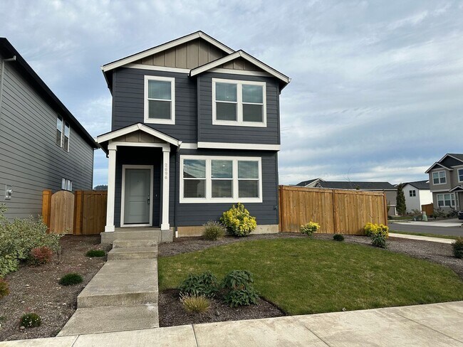 Primary Photo - 4 bedroom 2.5 bathroom home!