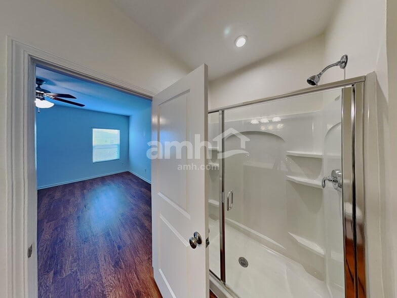 Building Photo - 8116 Golden Bamboo Dr