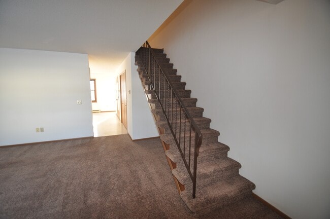 Building Photo - 1621 Devney Dr