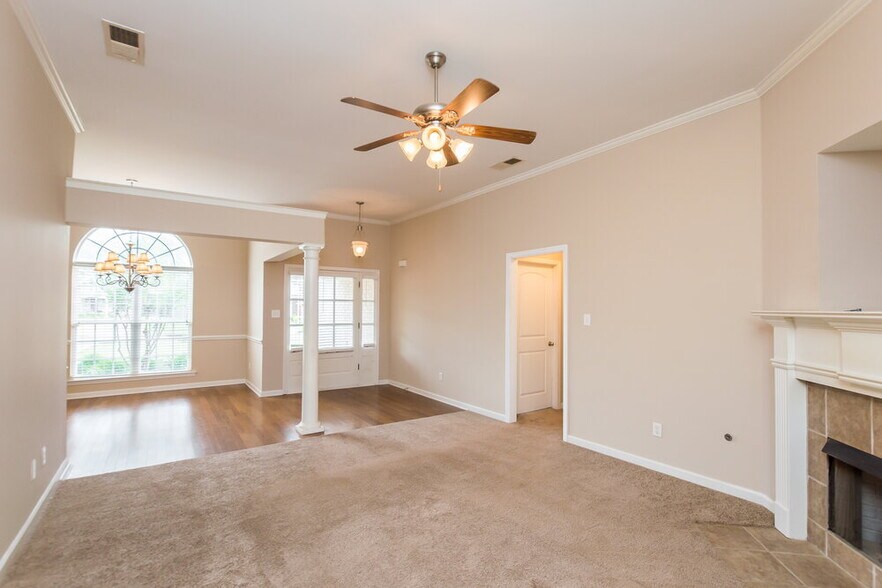 Building Photo - 5837 Stonewall Dr