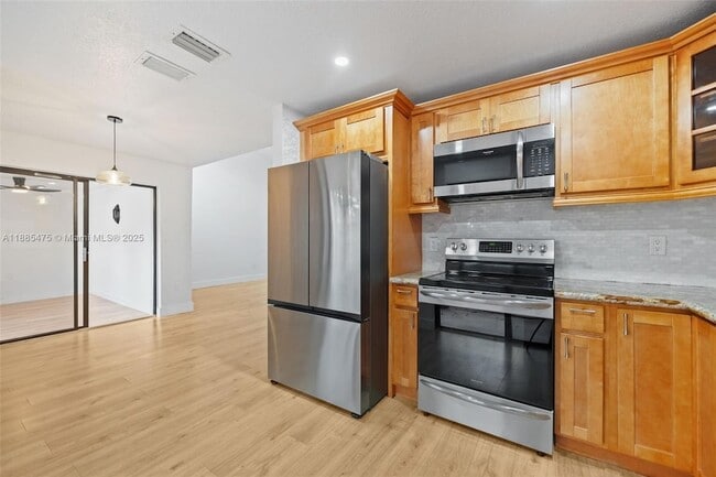 Building Photo - 6633 NW 179th Terrace