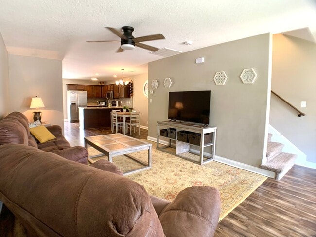 Building Photo - 364 Sam Houston Cir