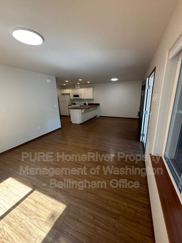 Building Photo - 422 Oak Hill Ln