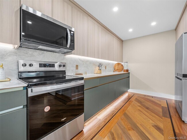 Building Photo - 5 N Hills Rd