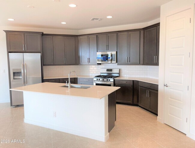 Building Photo - 9426 W Devonshire Ave