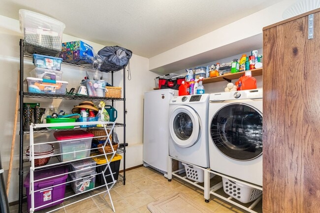 Building Photo - 197 Bay Lyn Dr