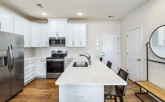 Building Photo - 6907 Stoddert Ln