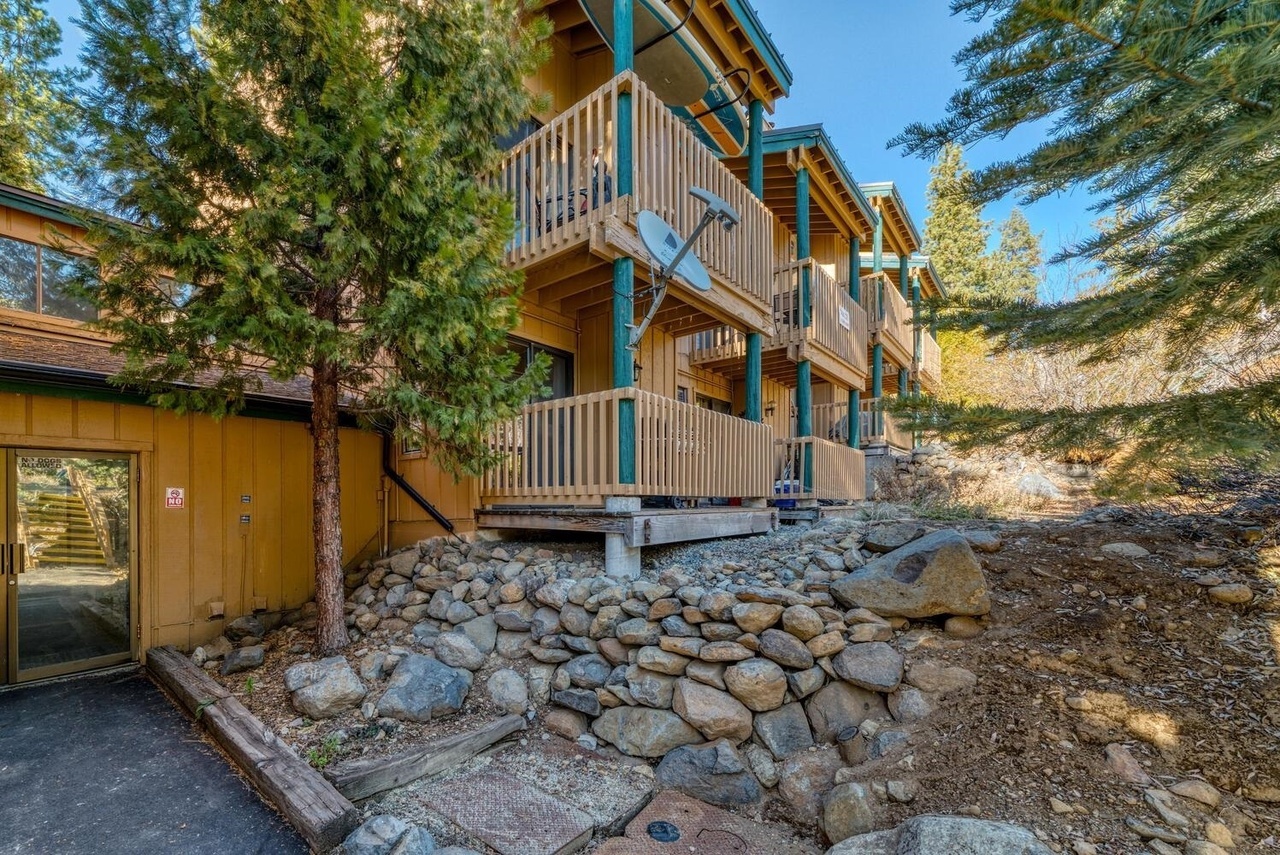 Building Photo - 1300 Regency Way