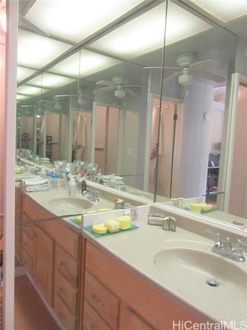 Building Photo - 5578 Pia St