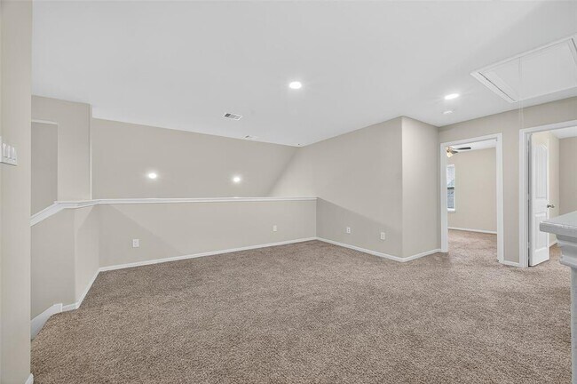 Building Photo - 3026 Village Creek Dr