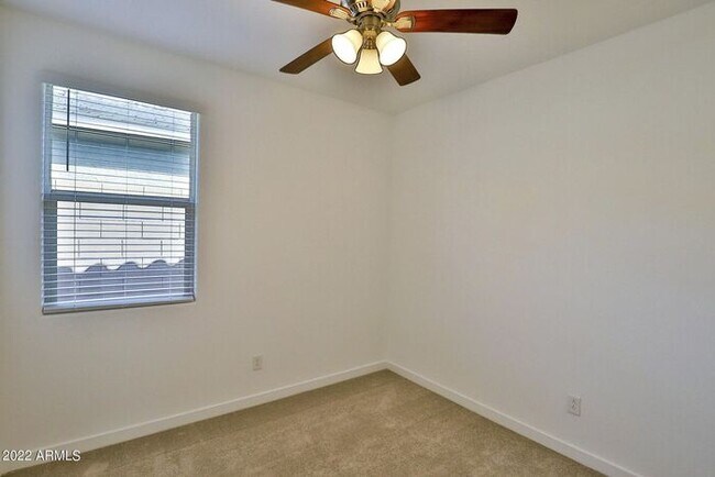 Building Photo - Beautiful 4 Bedroom 2 Bath Home in Mystic