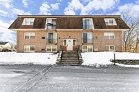 Building Photo - 82 Boylston Ln