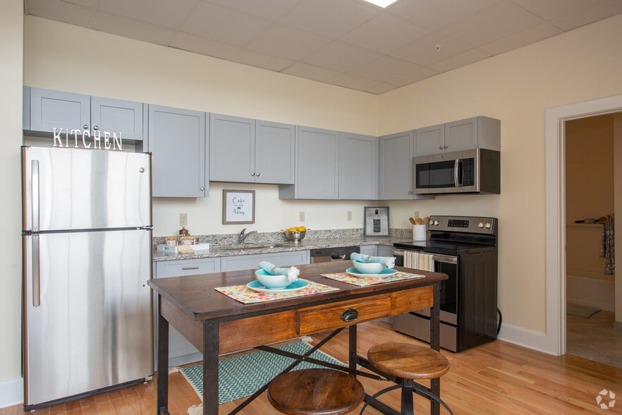 Kitchen - Bristol Properties Apartments