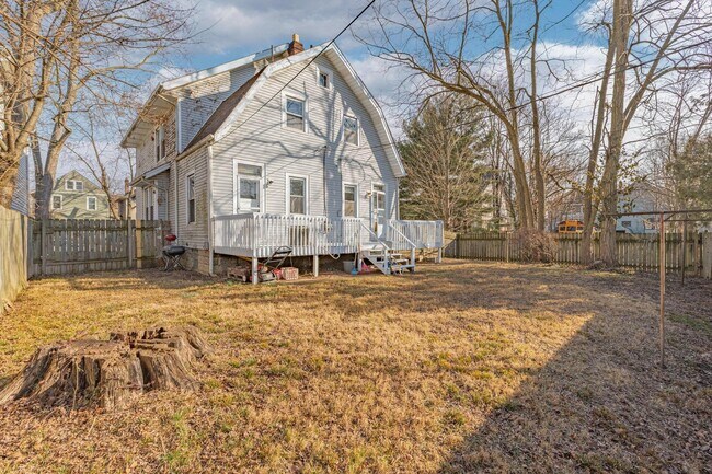 Building Photo - 2463 Findley Ave