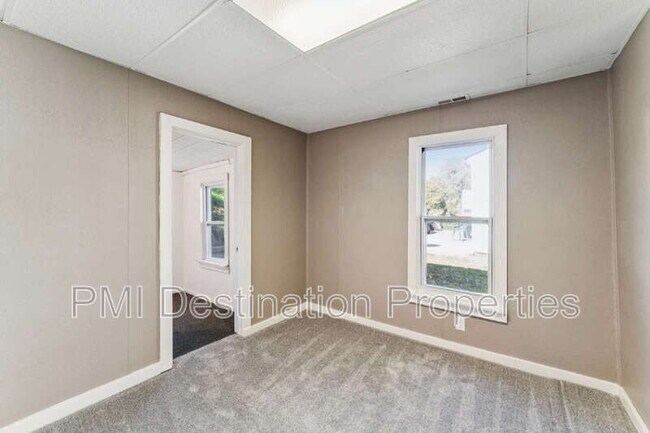 Building Photo - 108 Cliff Dr