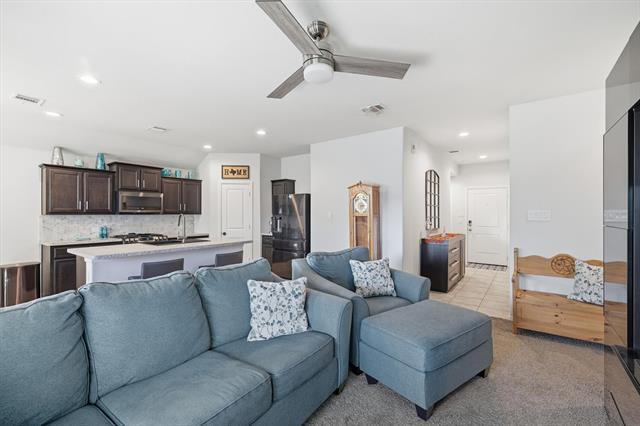 Building Photo - 10431 Ft Cibolo Trl