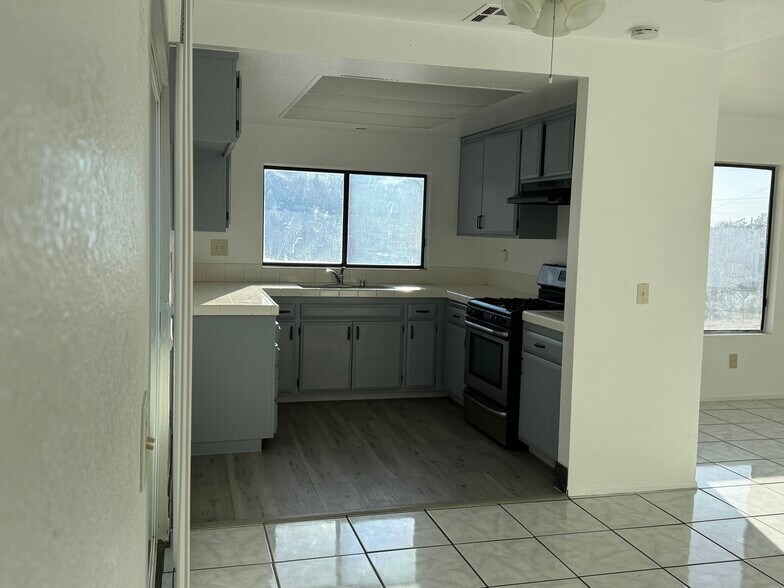 Building Photo - 38659 Angele Trumpet Ct