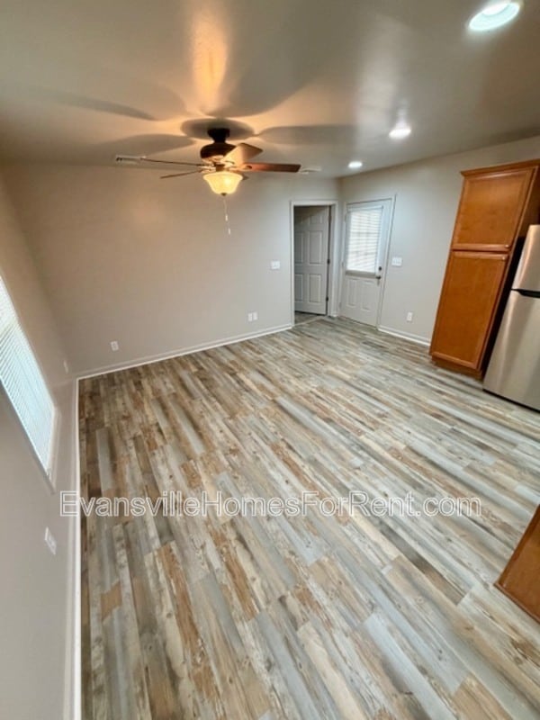 Building Photo - 306 S Elm Ave